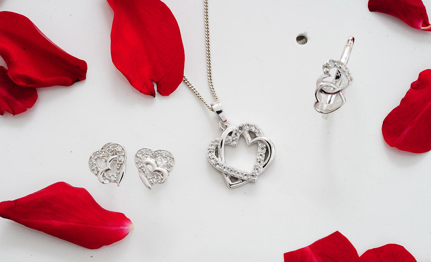 FIND THE PERFECT WOMEN’S DAY FINE JEWELRY GIFT