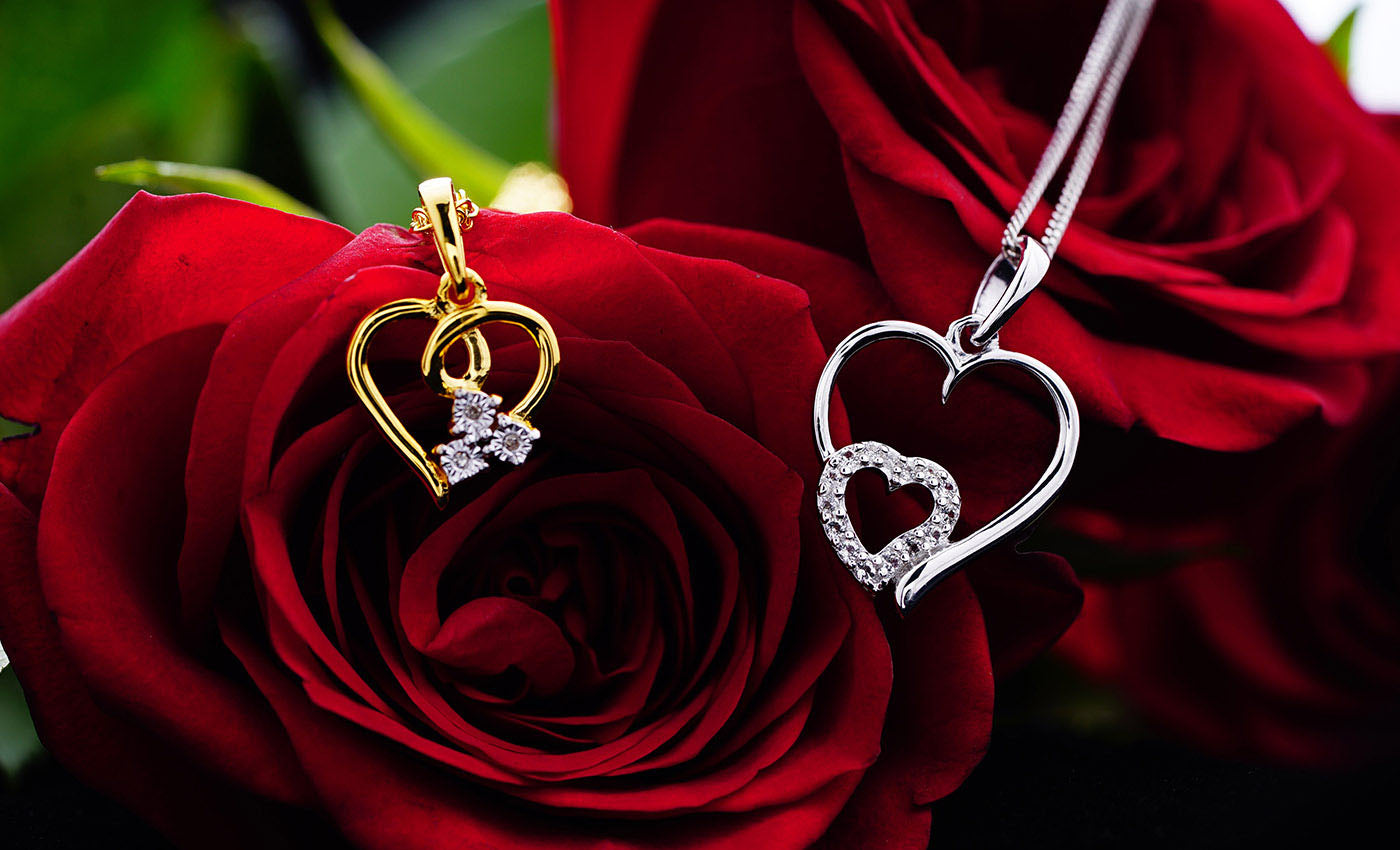 5 Fun Facts and Style Tips About Pendant Necklace