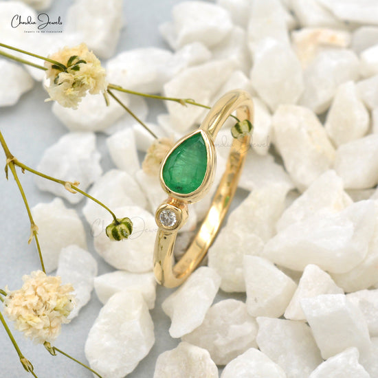 Emerald Dainty Ring