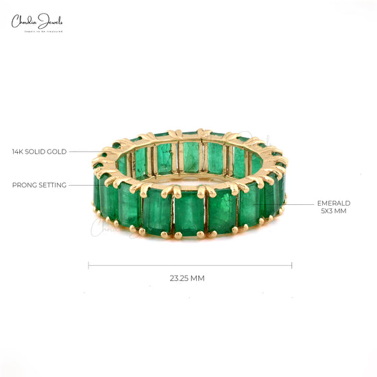 Complete your overall look with this emerald stackable ring.
