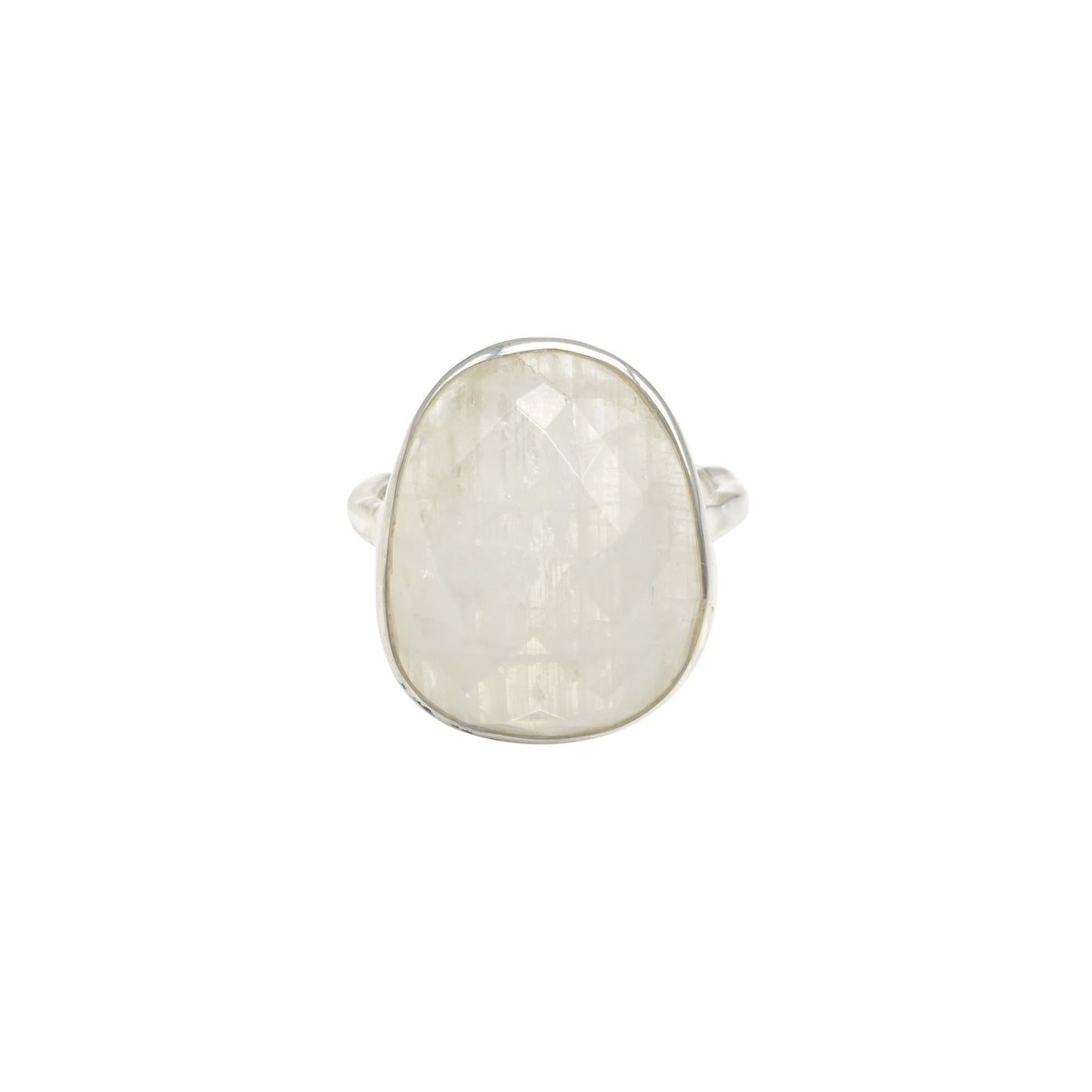 Hoë kwaliteit solitaire ring in 925 silwer gefasette reënboog maansteen handgemaakte ring