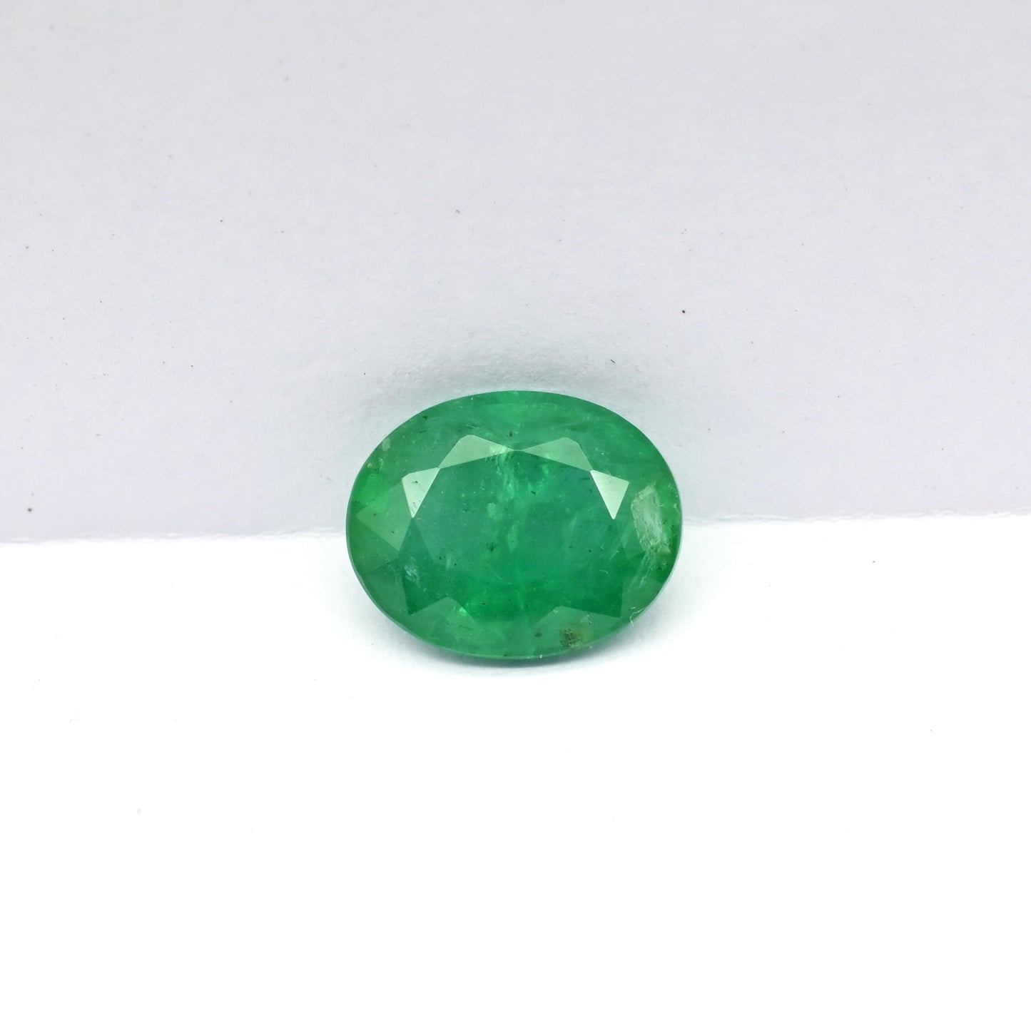 AAA quality natural emerald gemstone photo – Chordia Jewels