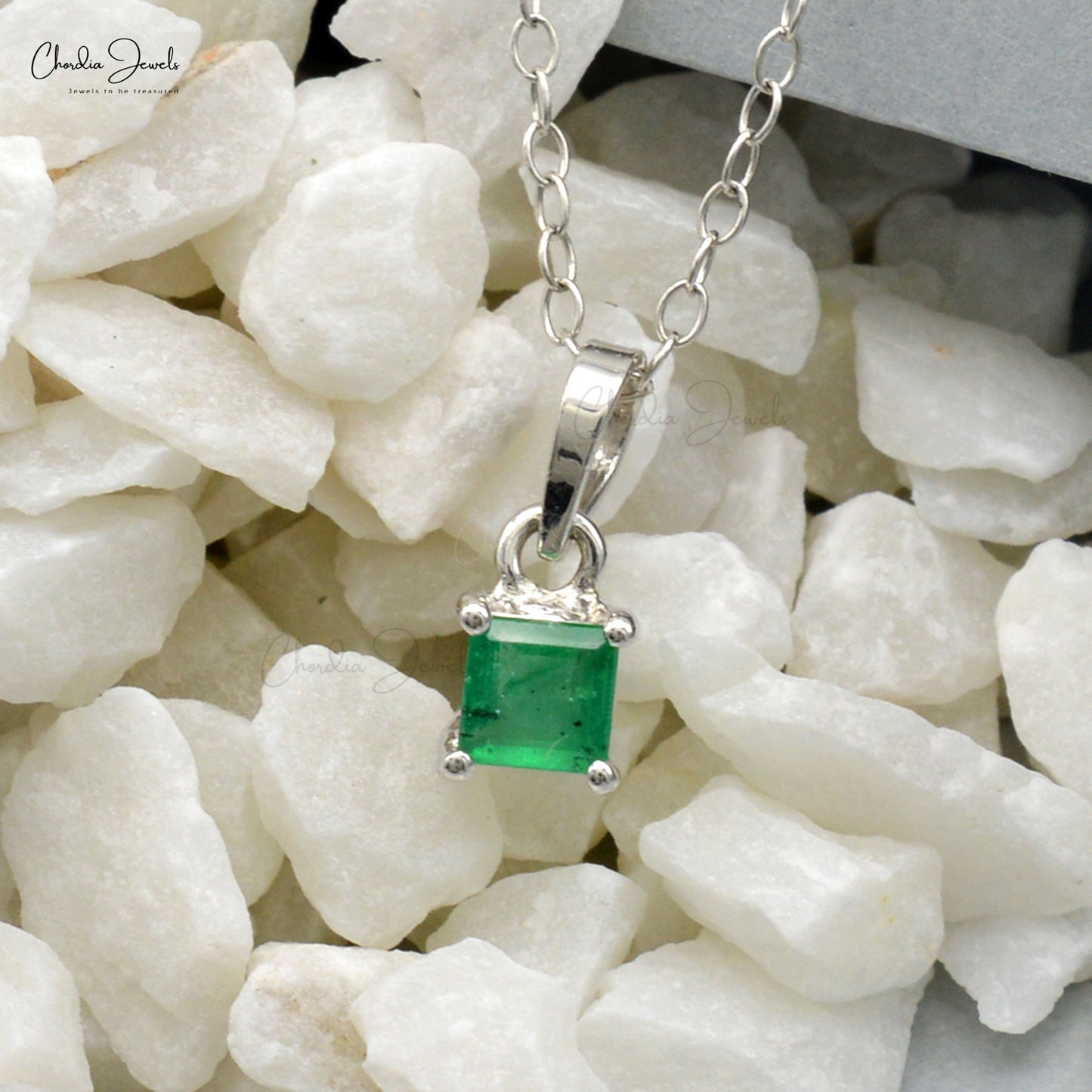 Graceful Emerald Pendant