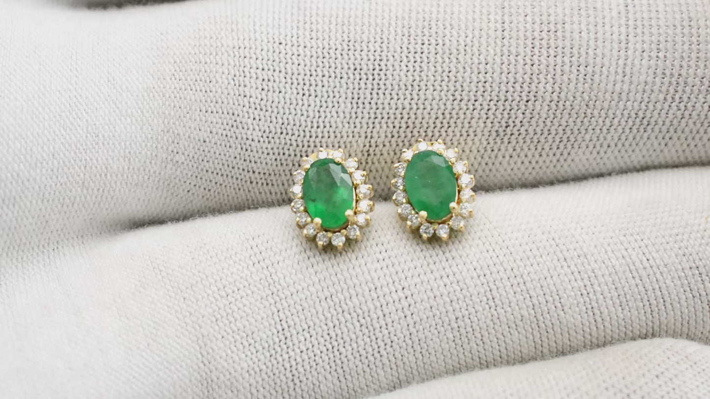 Load and play video in Gallery viewer, Emerald Gemstone Earring
