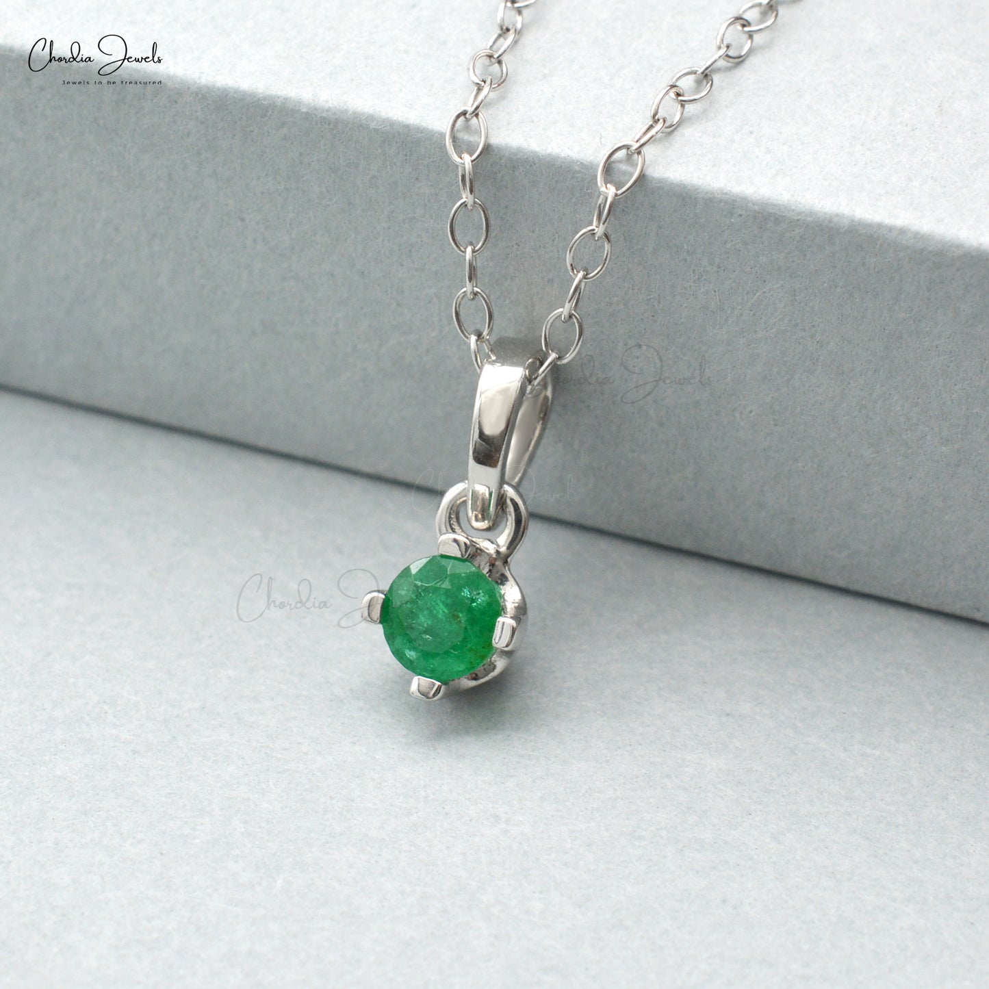 Natural 0.23ct Emerald Gemstone Solitaire Pendant 14k White Gold Prong Set Pendant For Her