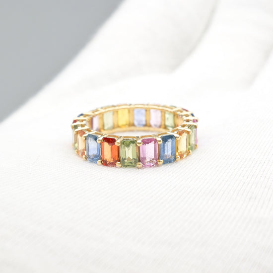 Outentieke Multi Saffier Edelsteen Ewigheid Band 14k Soliede Geel Goud Belofte Ring Vir Geskenk