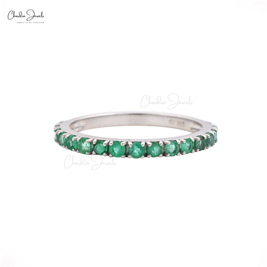 Dive into enchanting world of glamour with this dainty emerald ring