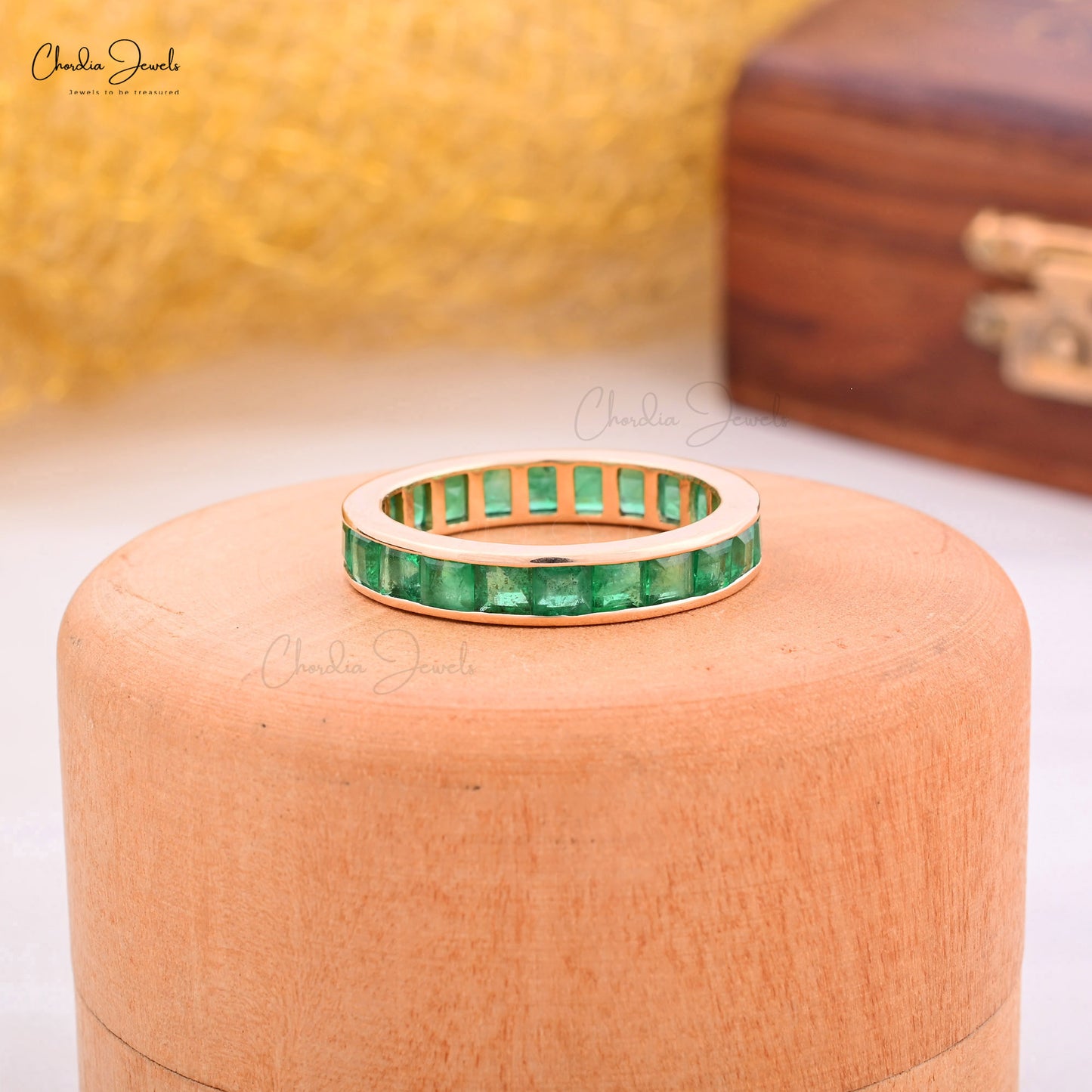 EMERALD DAINTY BAND