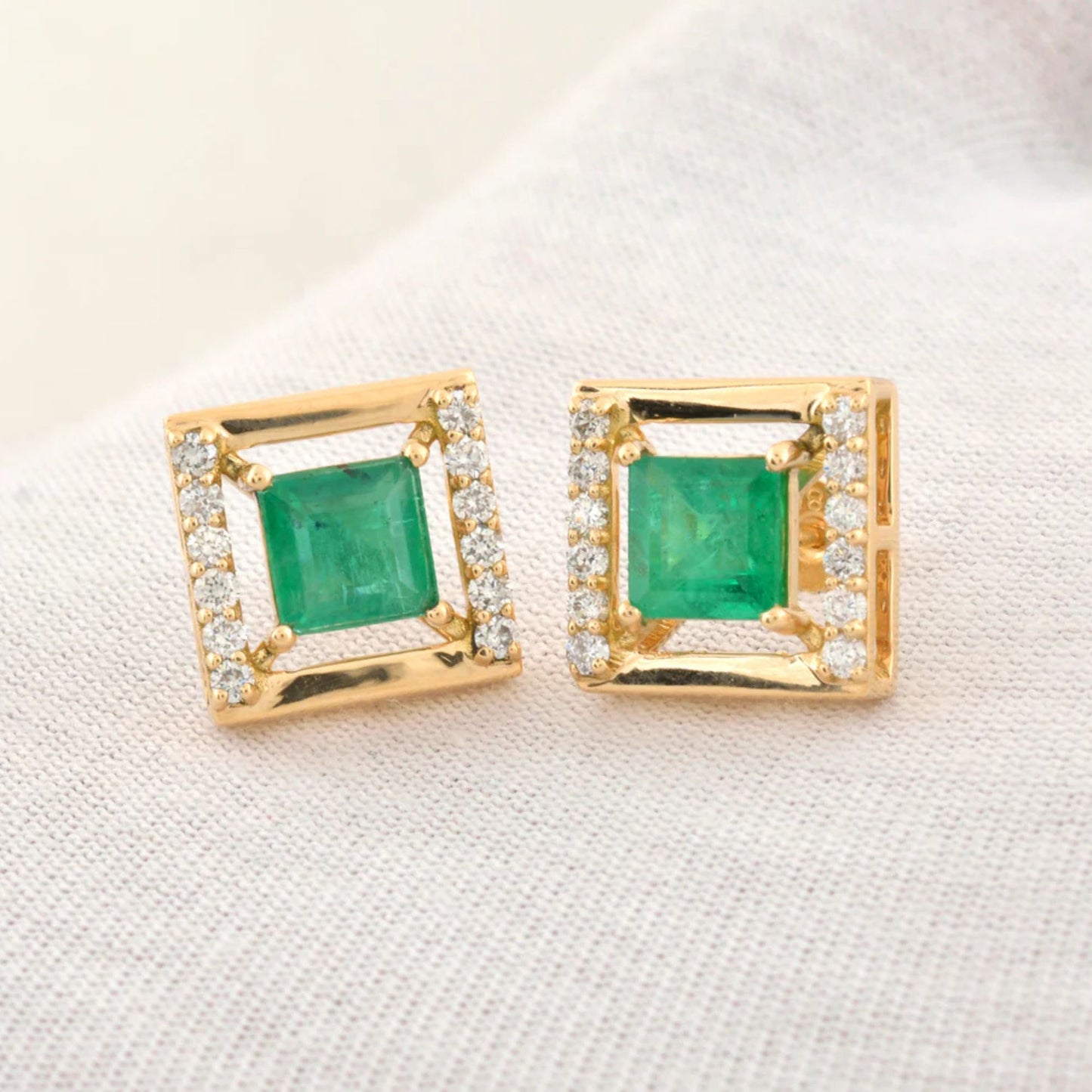 Chordia Jewels elegant emerald diamond earrings at affordable price