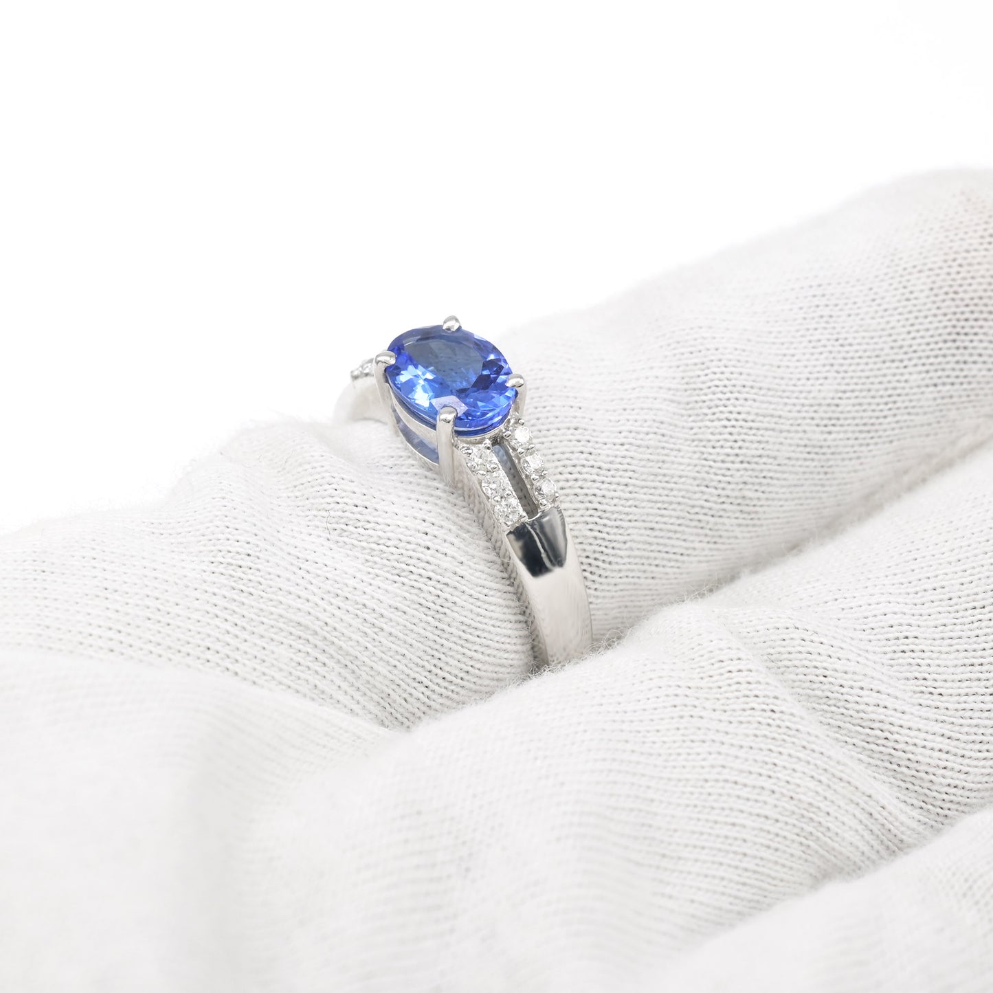 Split Shank Certified Wedding Ring In 18k White Gold Tanzanite 8x6mm Oval And Diamond Ring