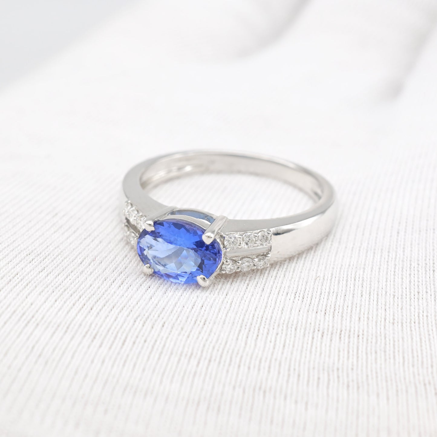 Split Shank Certified Wedding Ring In 18k White Gold Tanzanite 8x6mm Oval And Diamond Ring