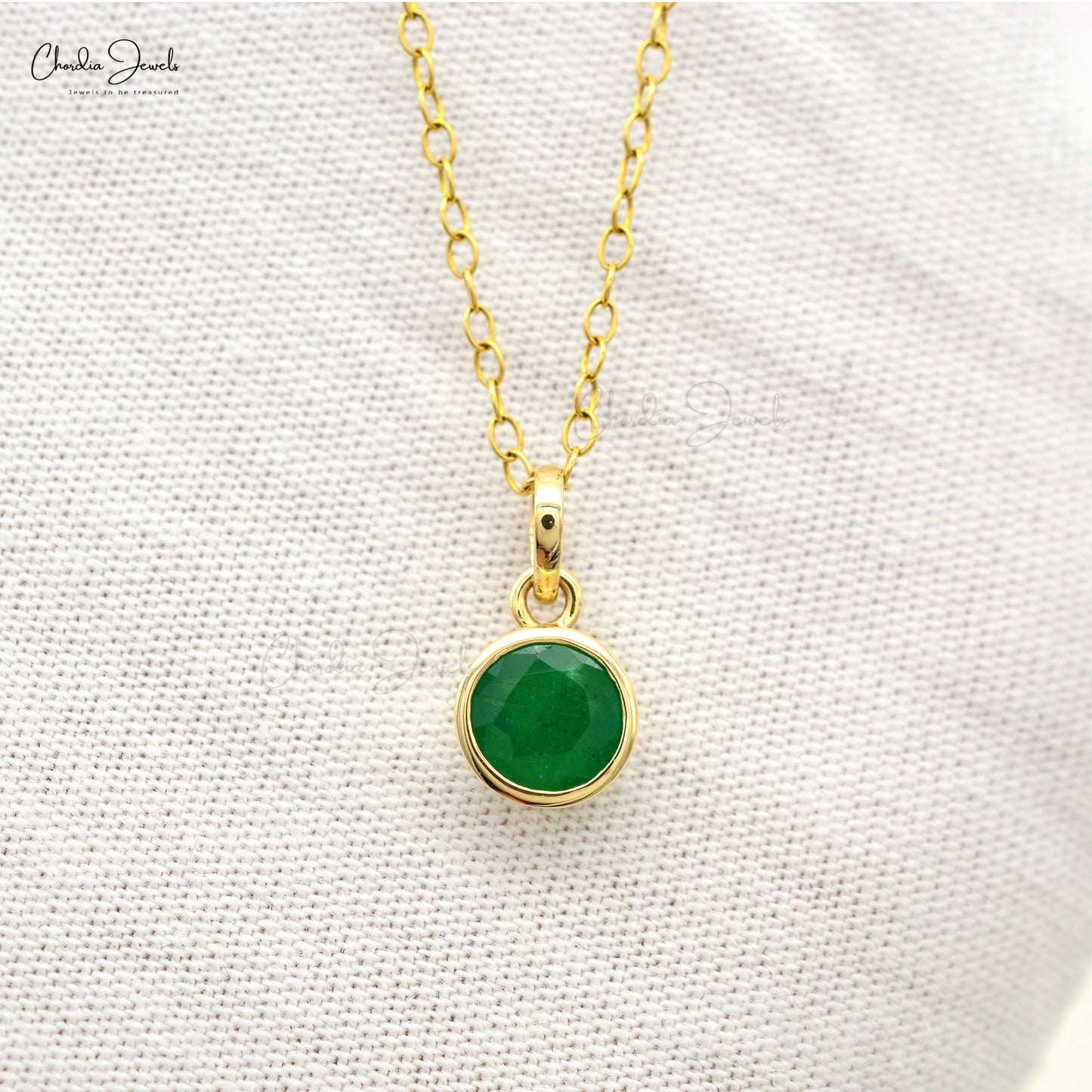 Load image into Gallery viewer, Natural Emerald Pendant
