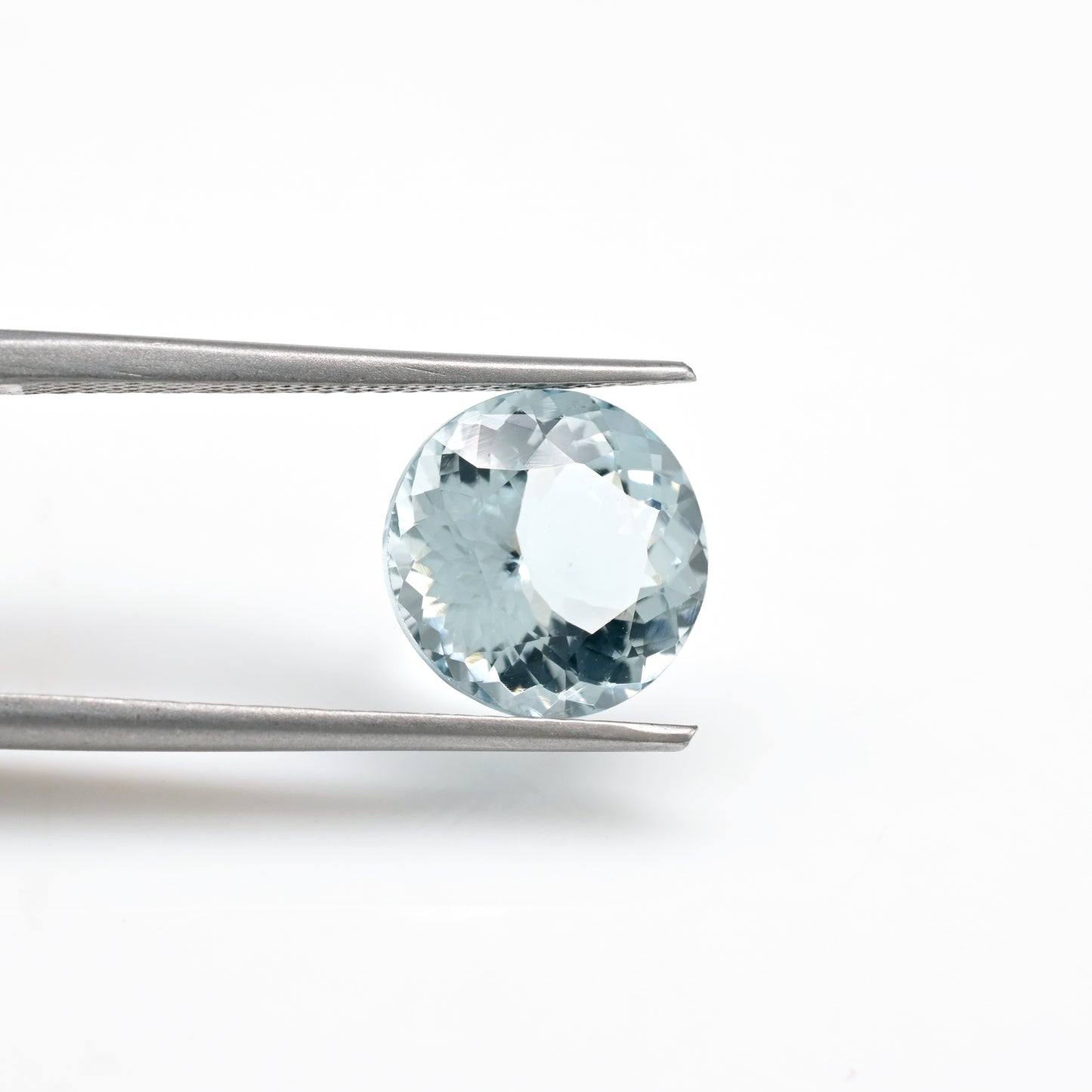 3.85 carat aquamarine gemstone close-up – Chordia Jewels