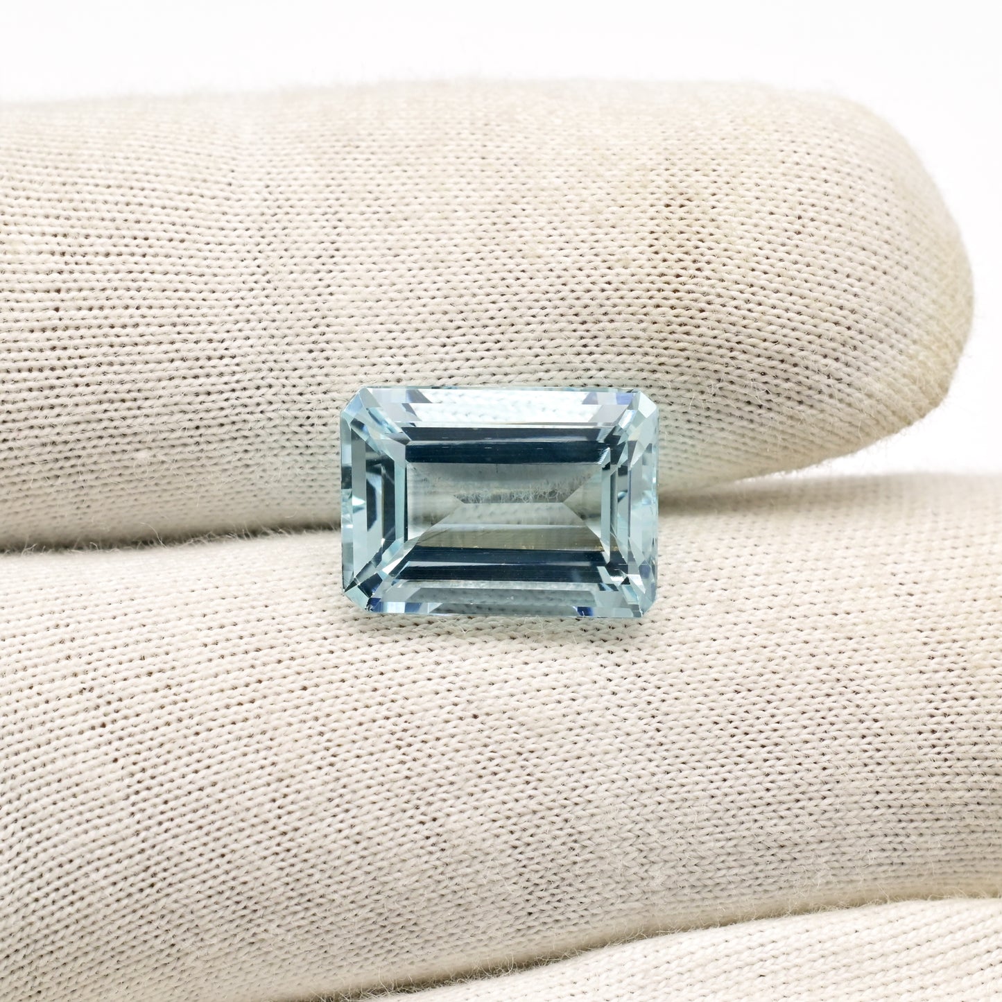 Octagon blue aquamarine loose gemstone – Chordia Jewels