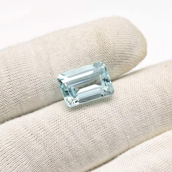 6.21 carat aquamarine gemstone close-up – Chordia Jewels
