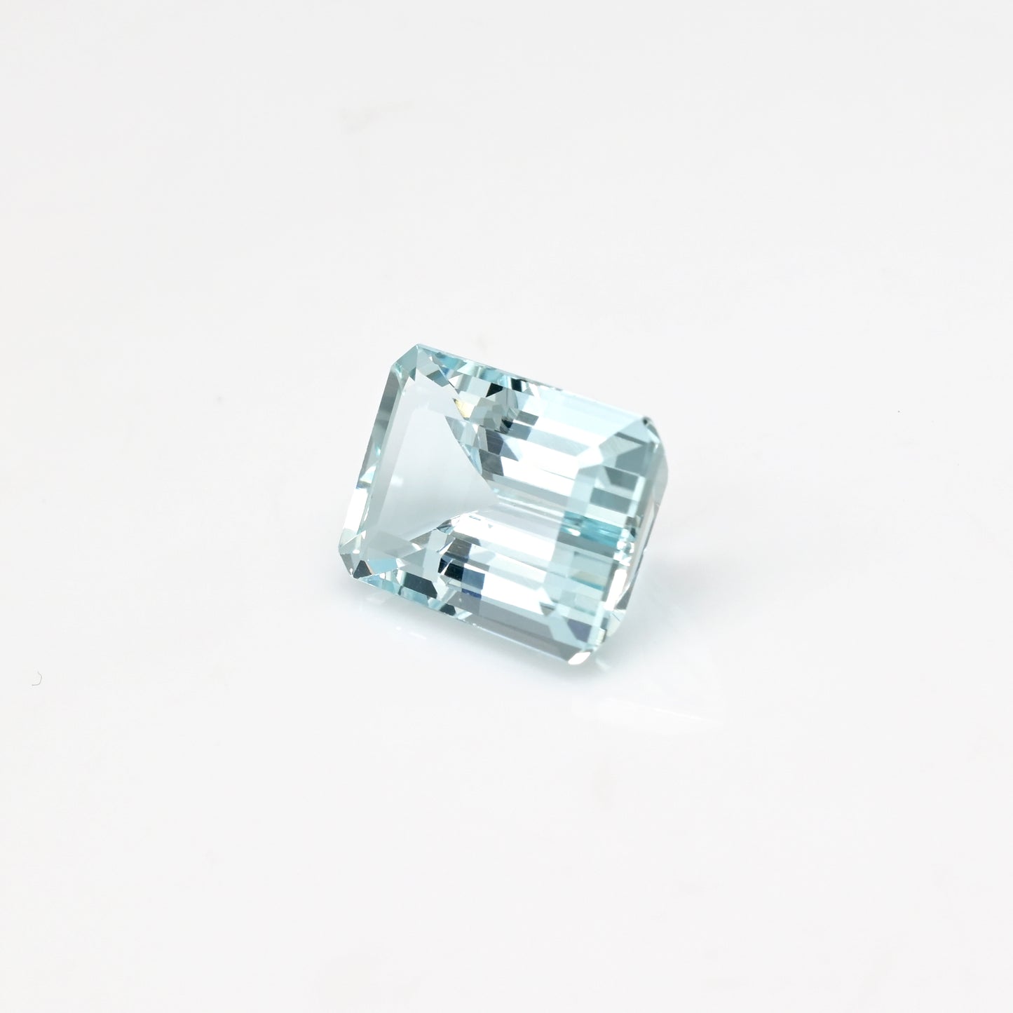 High-quality aquamarine gemstone photo – Chordia Jewels