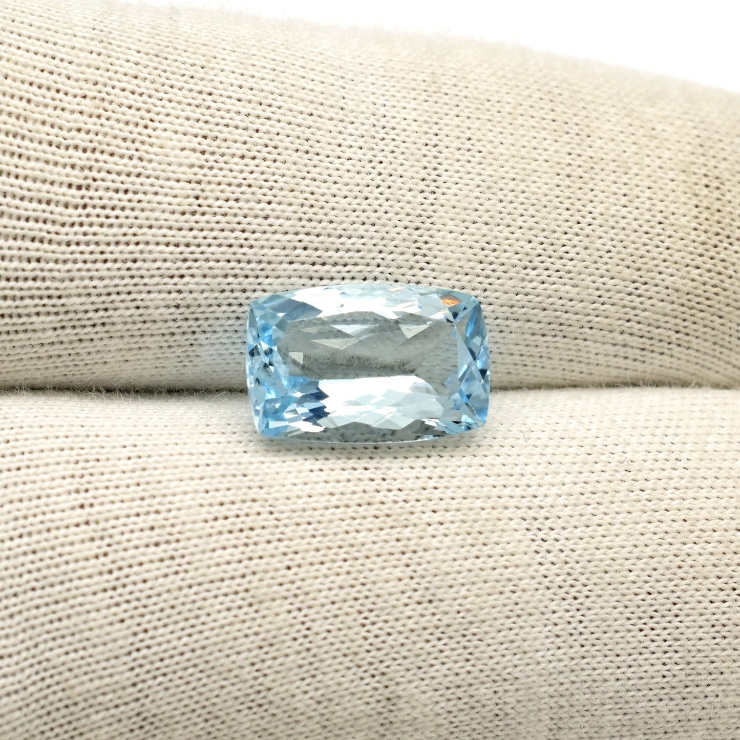 Semi-Precious Aquamarine 3.44 Ct Loose Gemstone for Gold Silver Jewelry Making