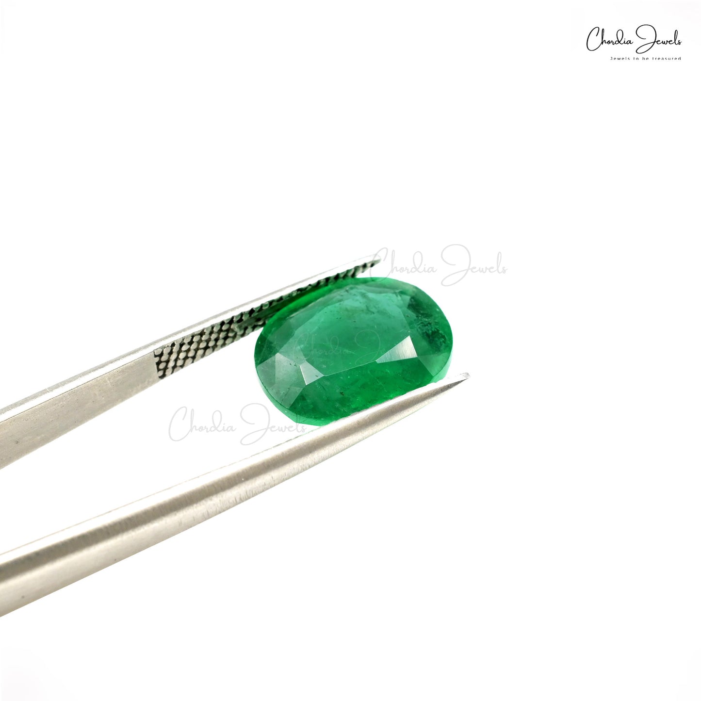 7 Ct natural emerald gemstone close-up – Chordia Jewels