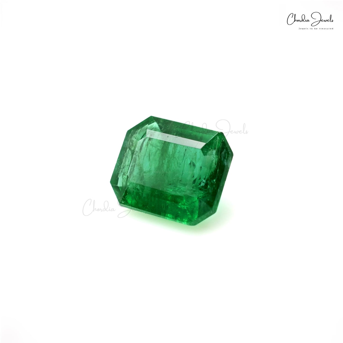 Octagon cut emerald gemstone close-up – Chordia Jewels