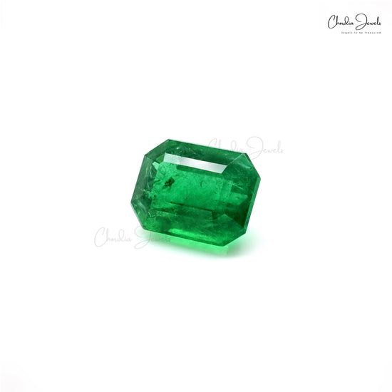 Emerald octagon cut gemstone close-up – Chordia Jewels