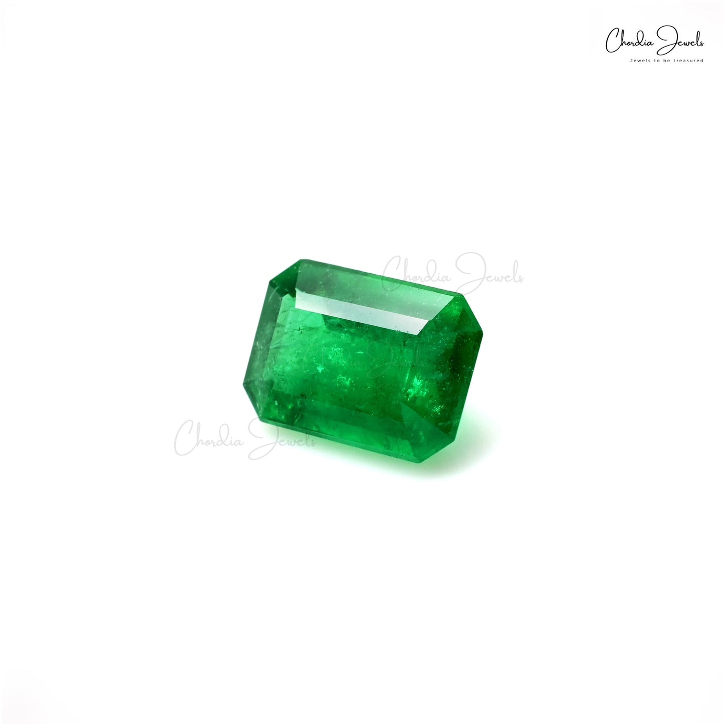 3.83 carat emerald gemstone close-up – Chordia Jewels