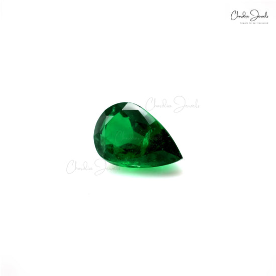 2.02 carat emerald gemstone close-up – Chordia Jewels