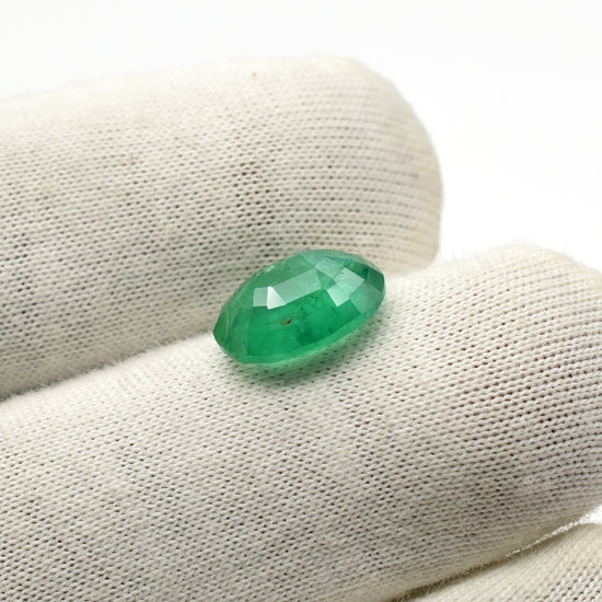 3.10 Ct Zambian emerald oval cut gemstone – Chordia Jewels