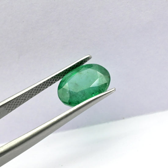 Faceted emerald gemstone for jewelry setting – Chordia Jewels