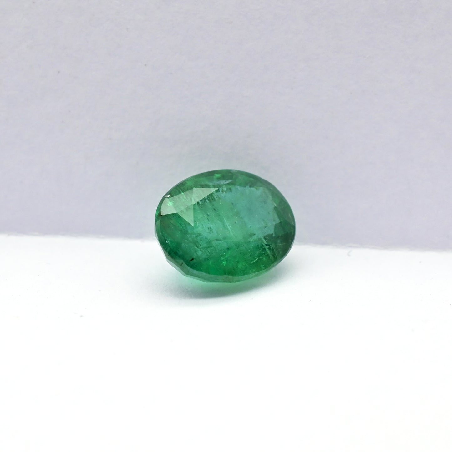 3.62 carat emerald gemstone close-up – Chordia Jewels