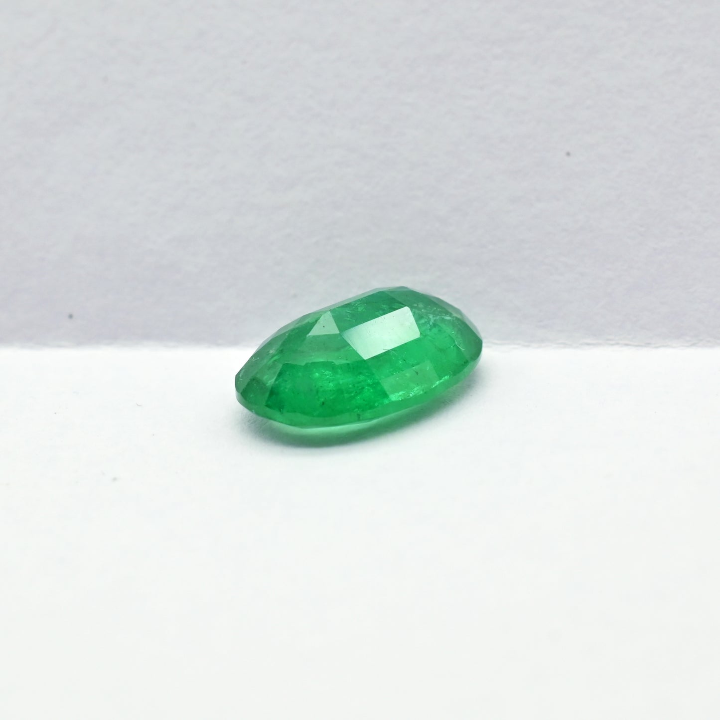 Oval green emerald gemstone loose stone – Chordia Jewels