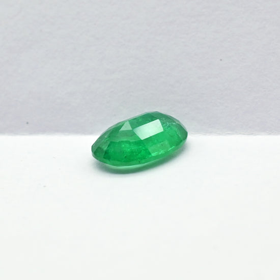 Oval green emerald gemstone loose stone – Chordia Jewels