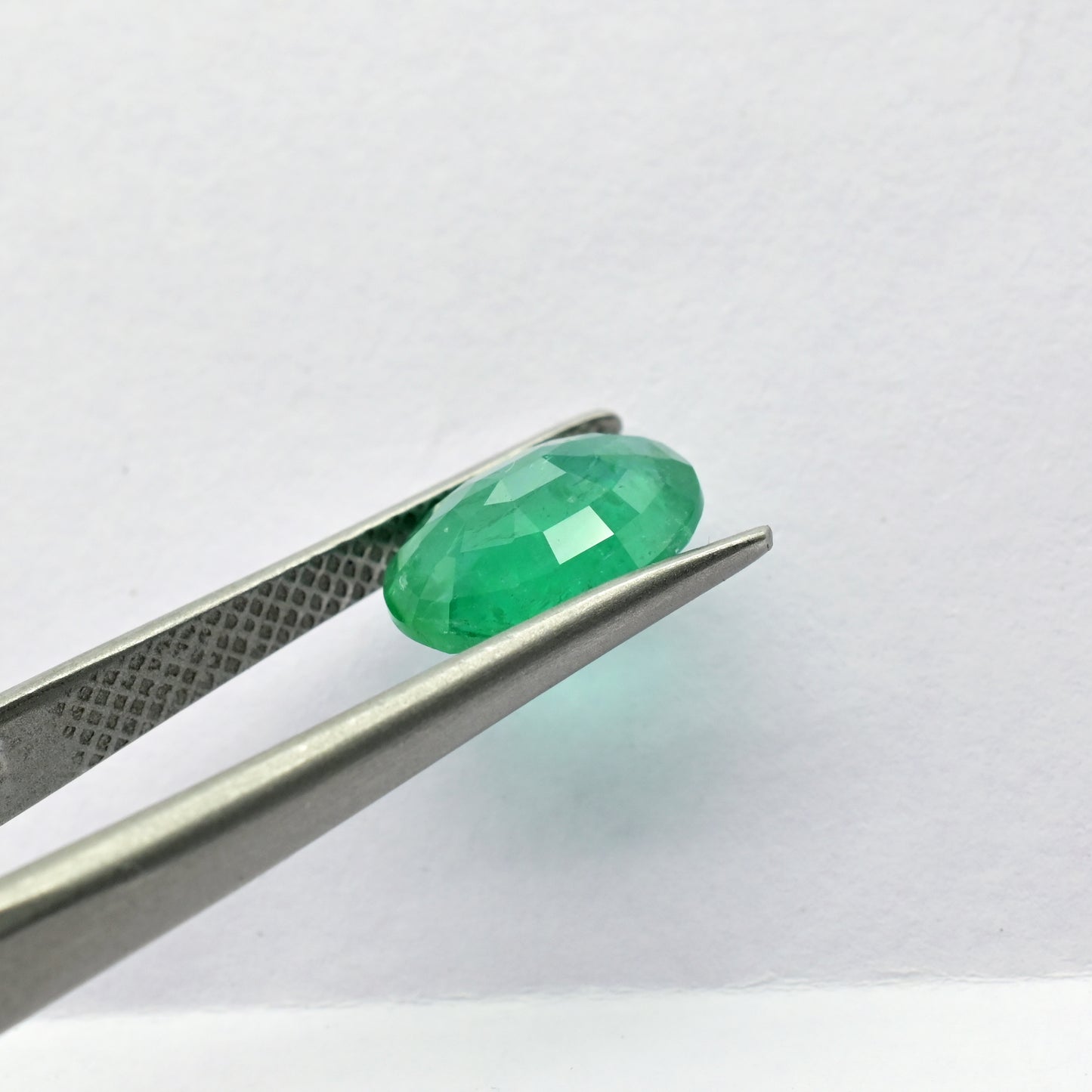 High clarity oval cut emerald gemstone – Chordia Jewels