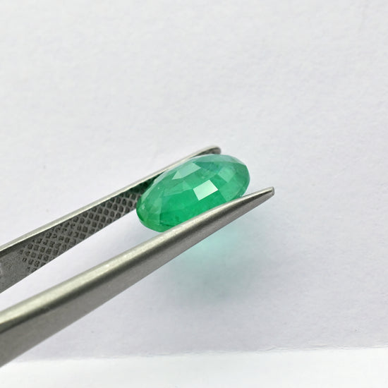 High clarity oval cut emerald gemstone – Chordia Jewels