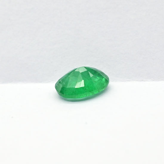 Oval green emerald loose gemstone – Chordia Jewels