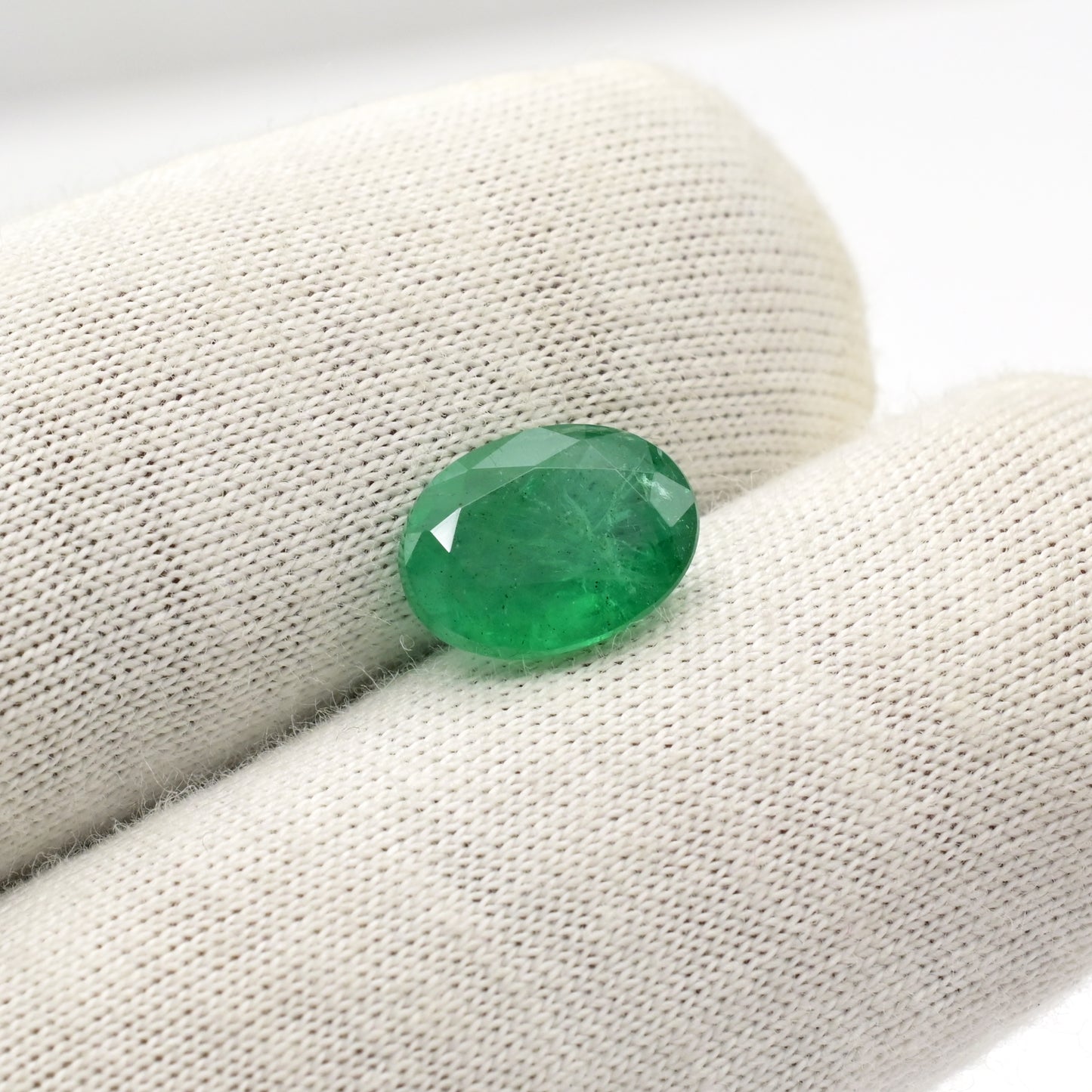 Natural oval emerald for jewelry making – Chordia Jewels