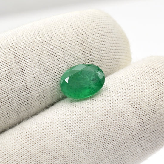 Natural oval emerald for jewelry making – Chordia Jewels