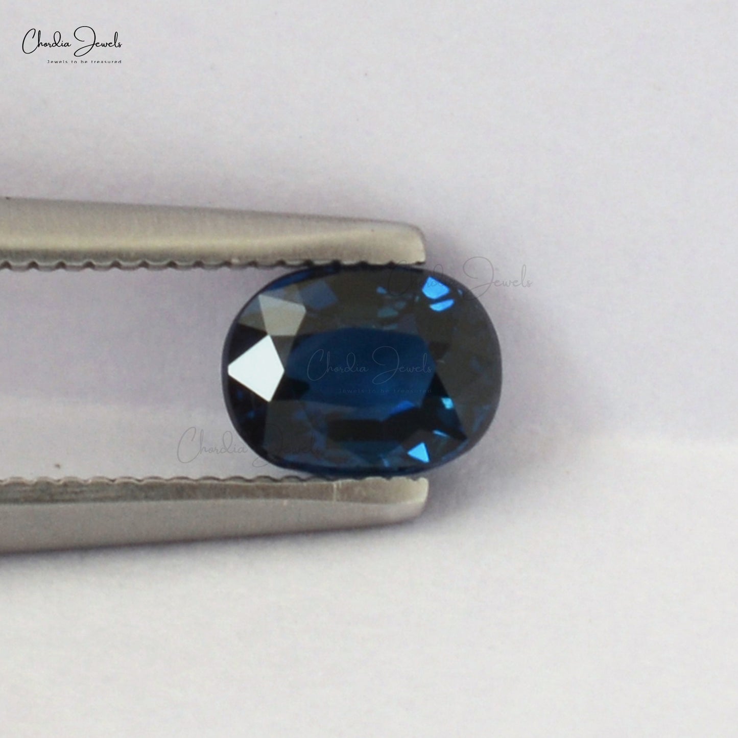 Load image into Gallery viewer, 1.1 carat Super Fine Quality Blue Sapphire Oval Cut Gemstone for Making Necklaces, 1 Piece
