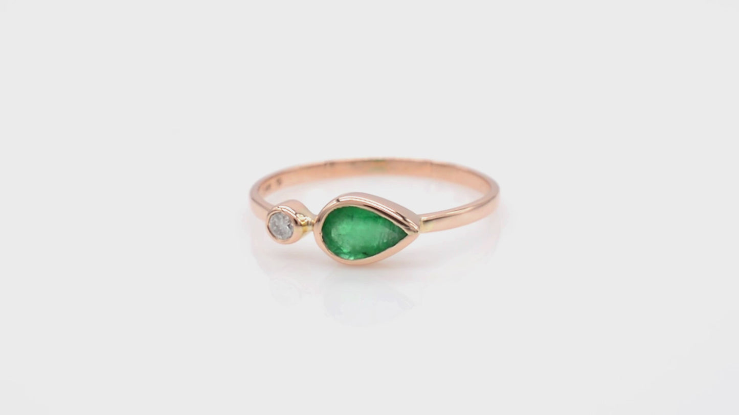 Load and play video in Gallery viewer, Natural Emerald Engagement Ring
