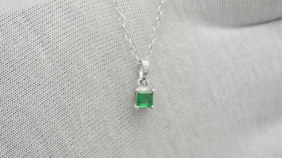 Load and play video in Gallery viewer, Solitaire Pendant In 14k White Gold Natural Emerald Gemstone Dainty Pendant For Girlfriend
