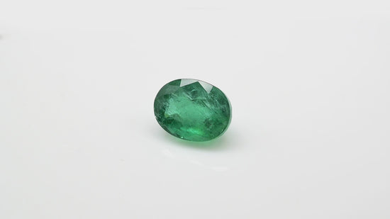 Load and play video in Gallery viewer, Wholesale 4.56 Ct emerald gemstone – Chordia Jewels
