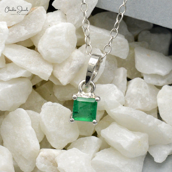 Queen Emerald ~ 18k-gold-bezel-setting-solitaire-pendant-with-square -natural-emerald
