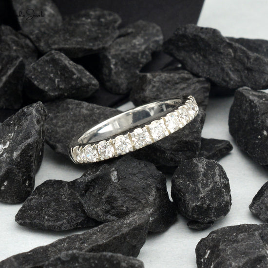 Lab Grown Diamonds Women's 0.77 CTW IGI Certified Diamond Engagement Ring  in 18K Gold at Rs 53126 in Surat