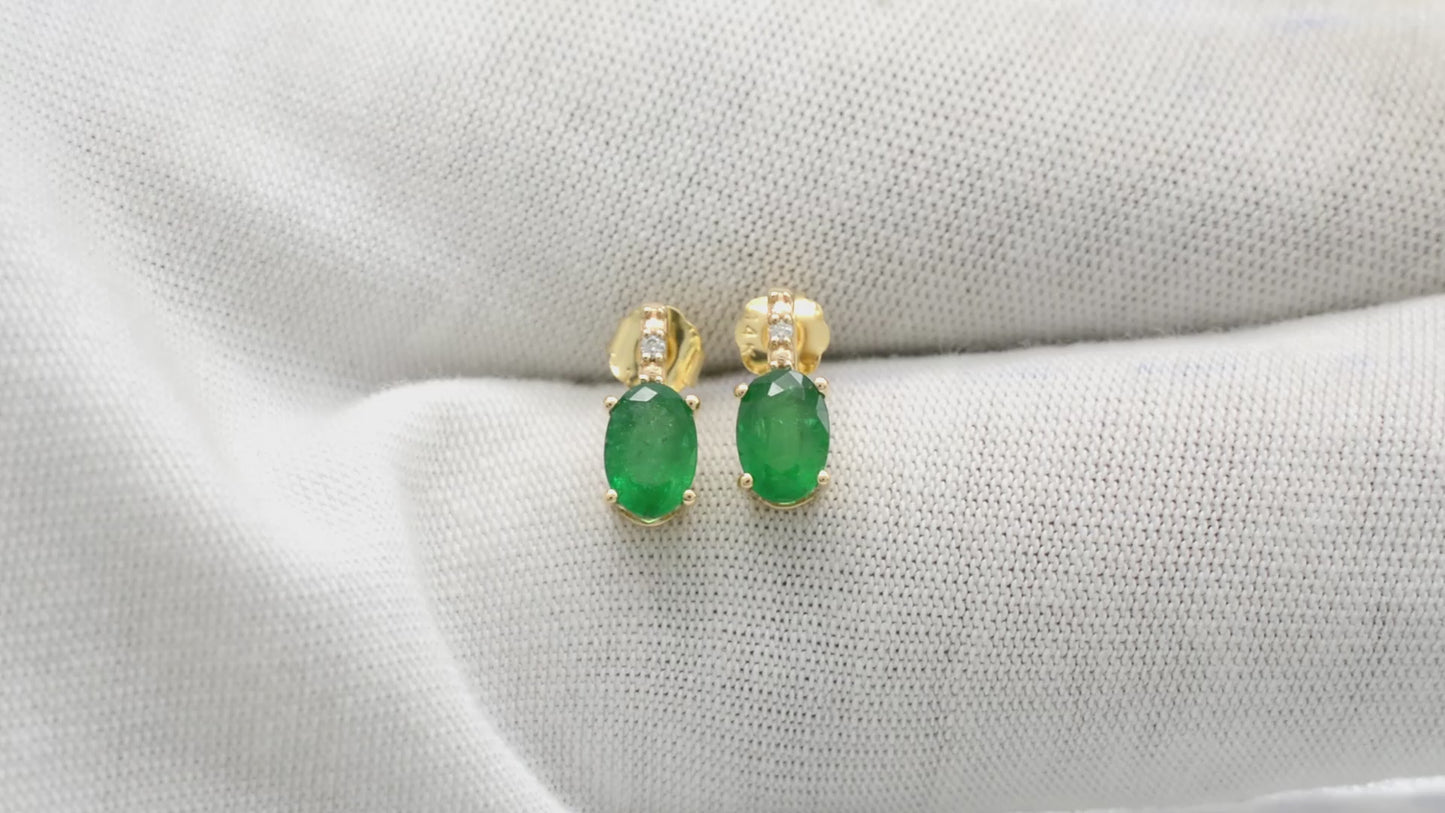 Load and play video in Gallery viewer, Solid 14k Yellow Gold Emerald Stud Earrings 6x4mm Oval Cut Natural Gemstone Studs Dainty Prong Set Classic Jewelry For Valentine&amp;#39;s Day
