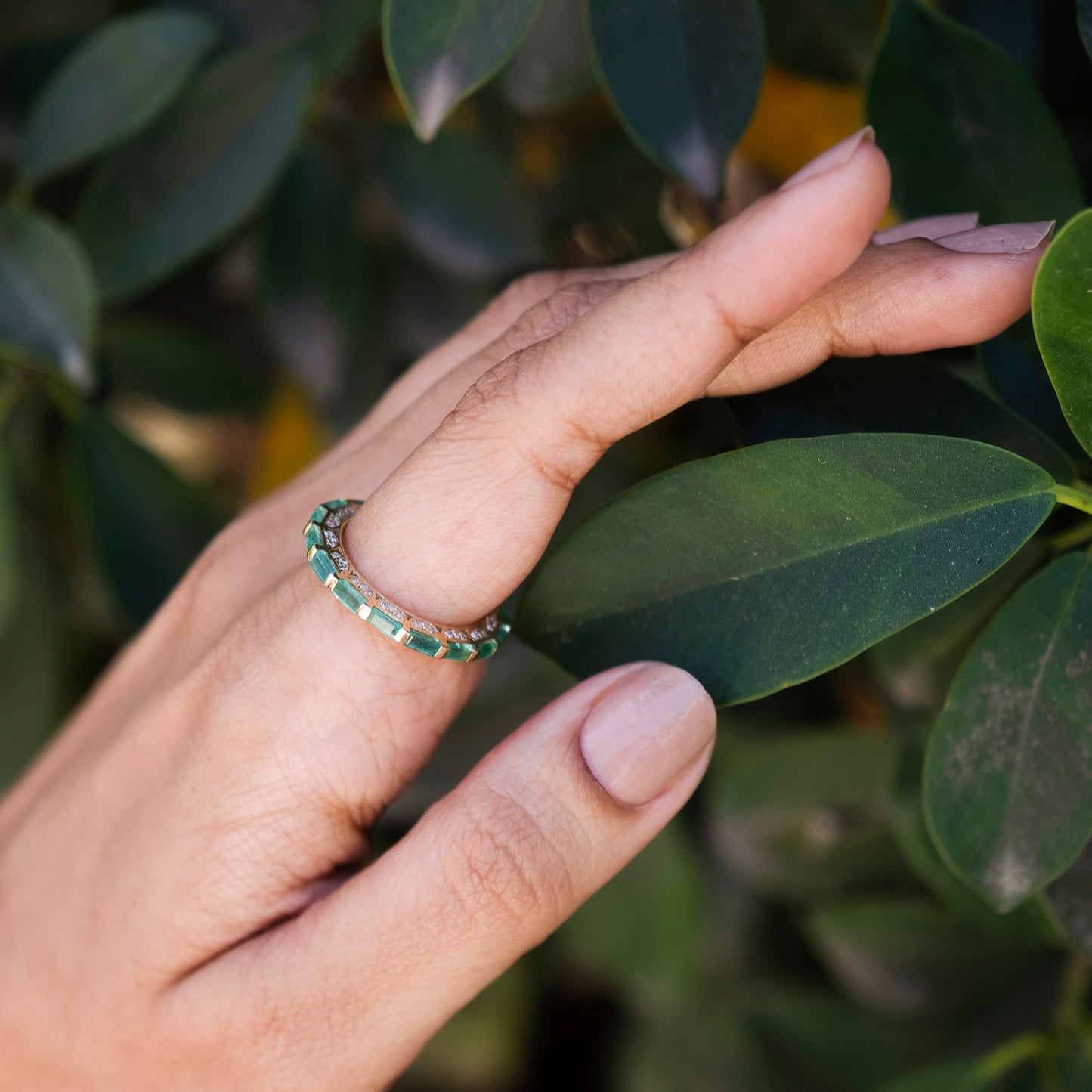 Exquisite Eternity Bridal Wedding Band Round Emerald Engagement Women Rings Natural Green Emerald Ring 14k Real Yellow Gold Jewelry For Her (Size 4)