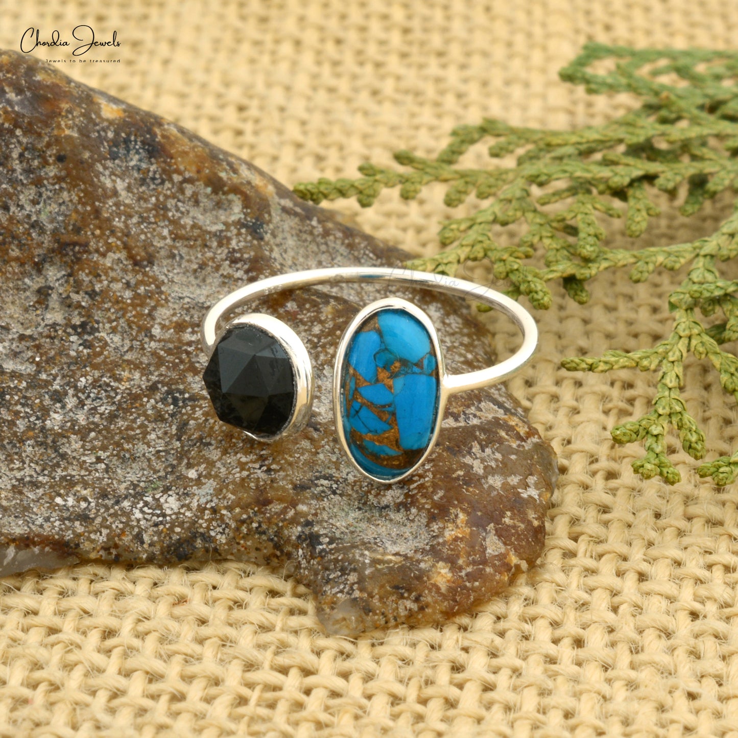 Load image into Gallery viewer, 925 Sterling Silver Turquoise and Black Onyx Open Cuff Ring Top Quality Jewelry At Reasonable Price
